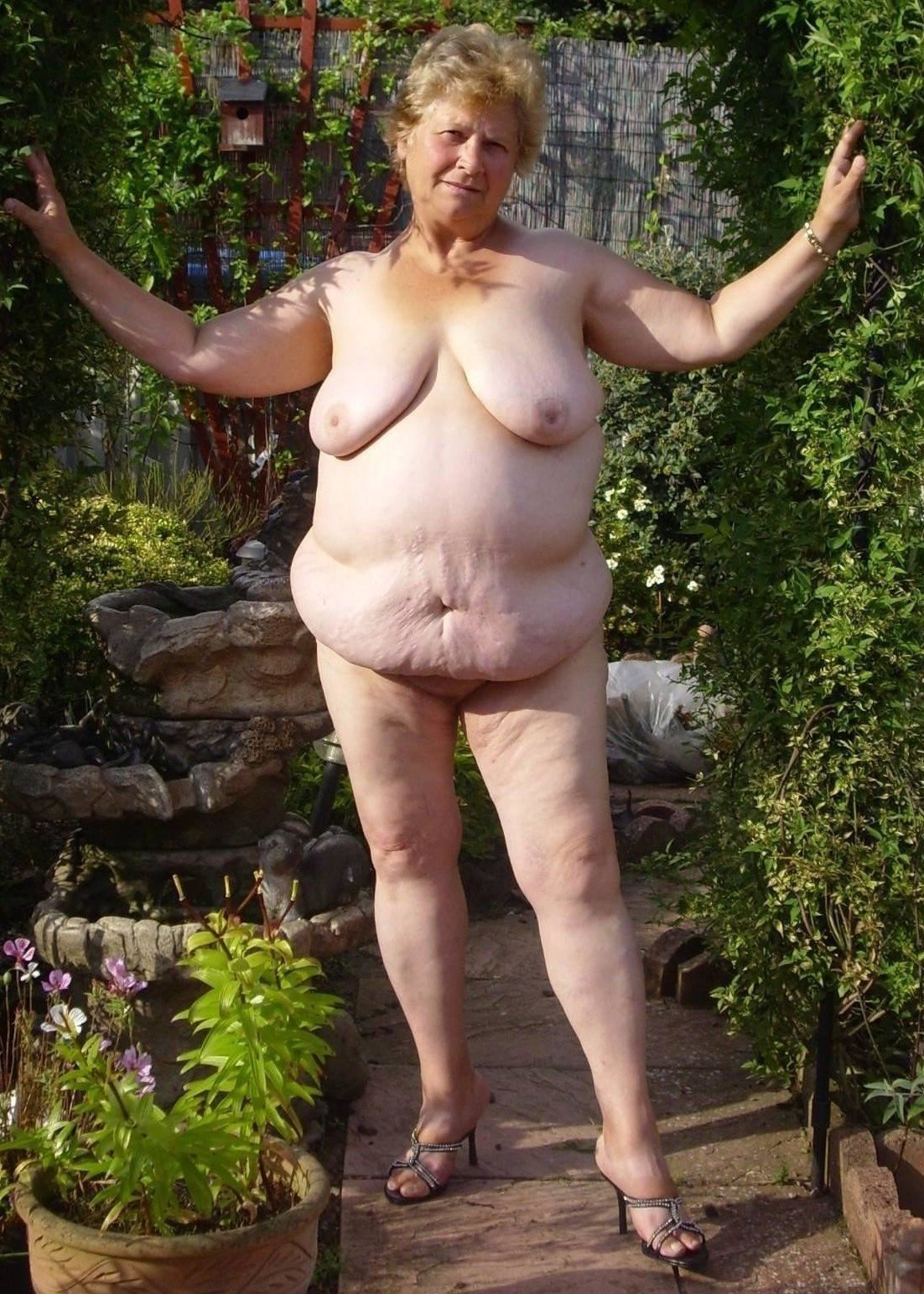 пожилая голая женщина фото фото 95
