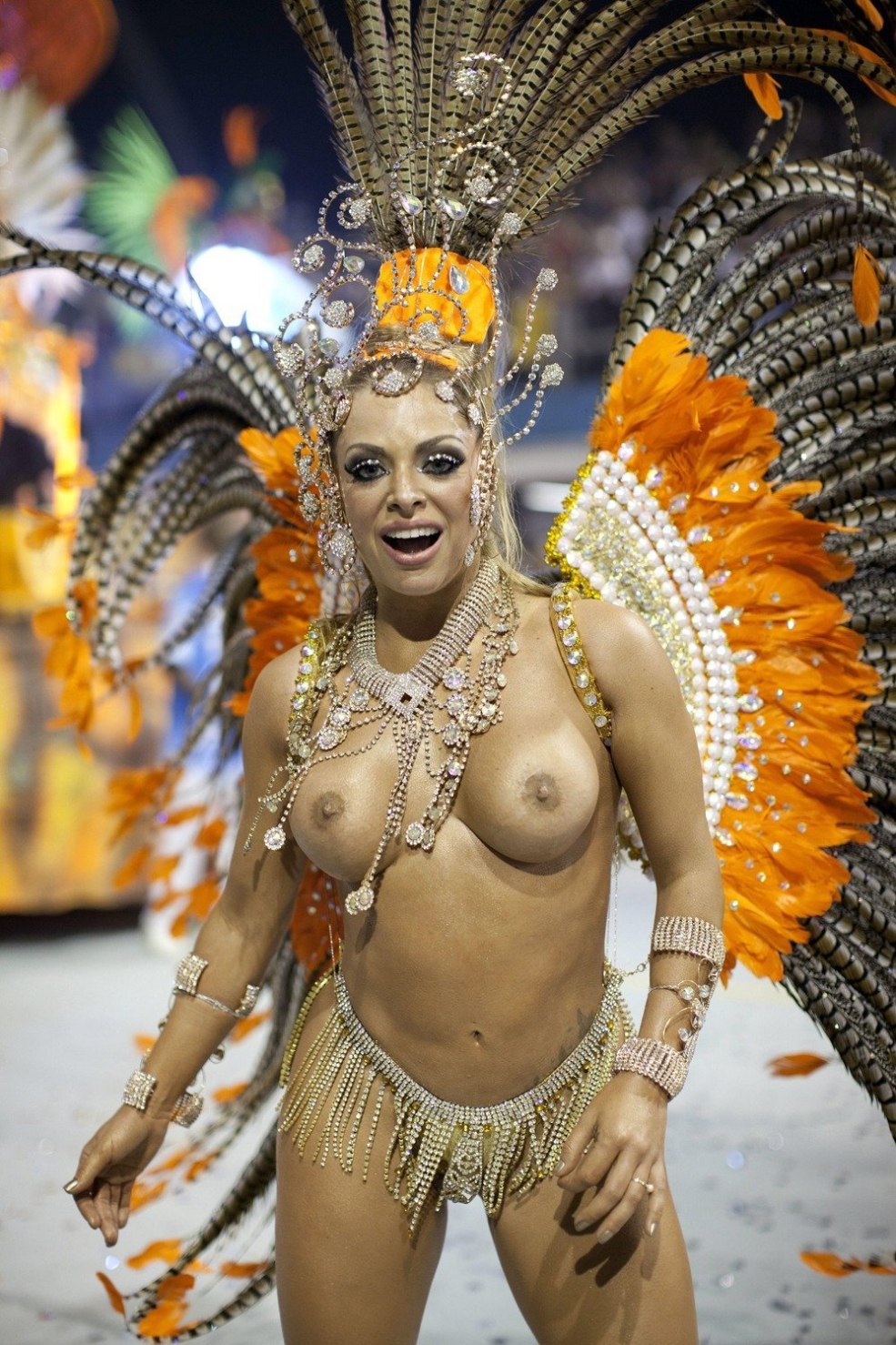 Andrea Martins Brésil nue