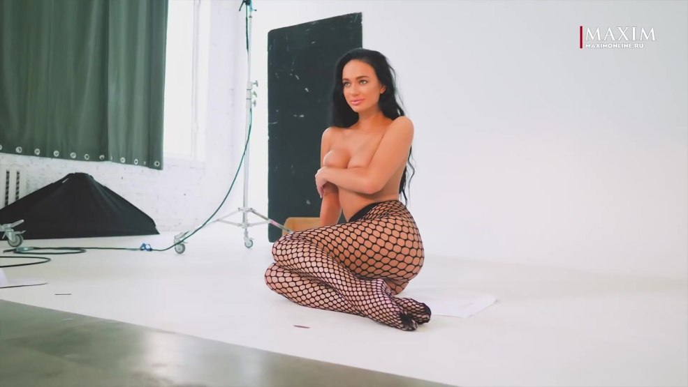 Sexy yana koshkina scènes chaudes nouilles