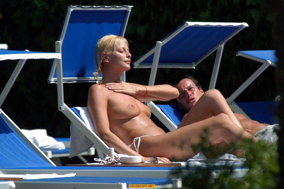 Beaucoup de femmes avec de gros seins