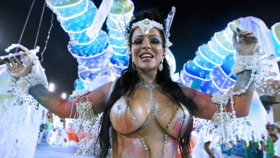Chatte nue carnaval