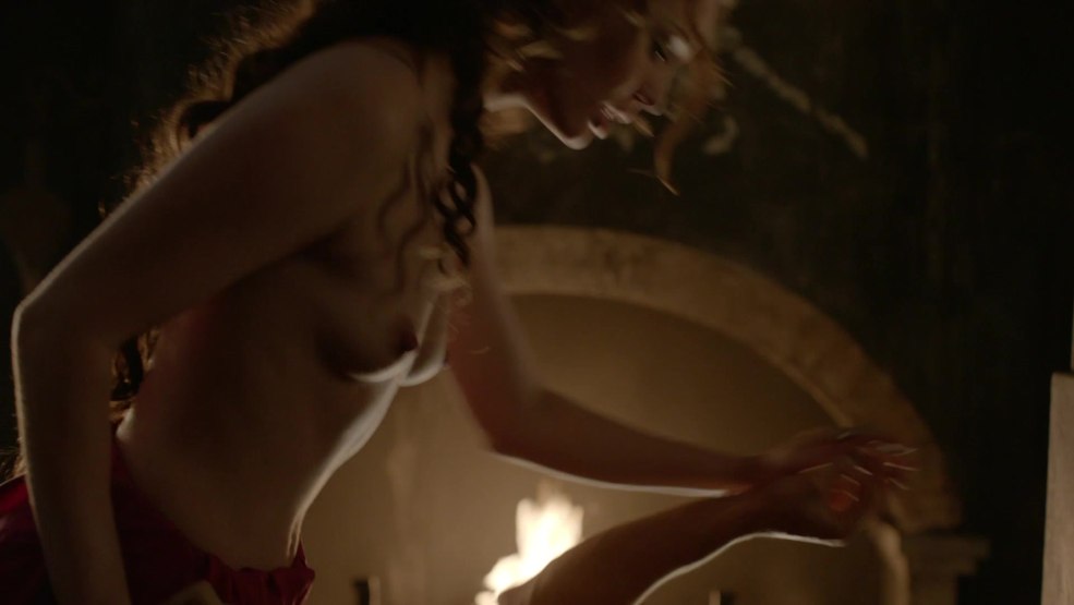 Laura Haddok Photo Shot Play