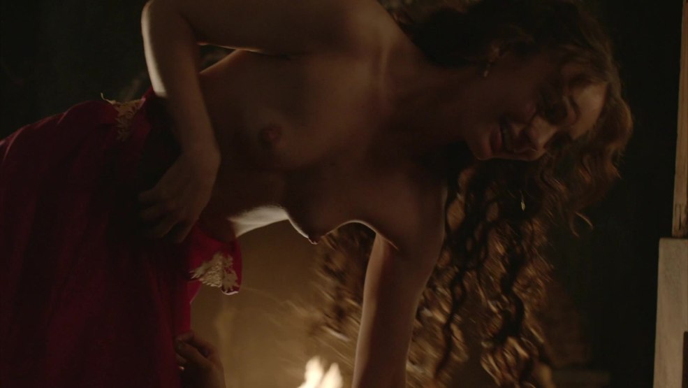 Laura Haddok Photo Shot Play