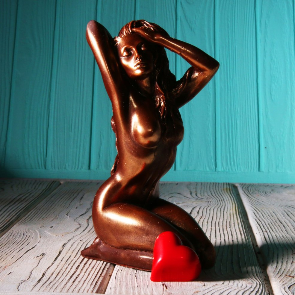 Fille recouverte de chocolat xxx