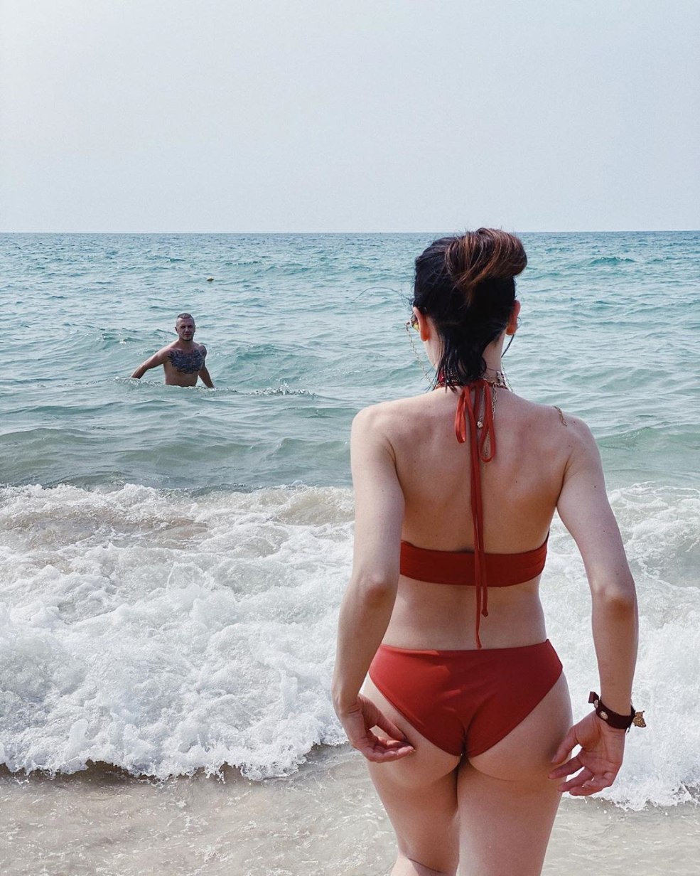 Katya ivankikova est chaud