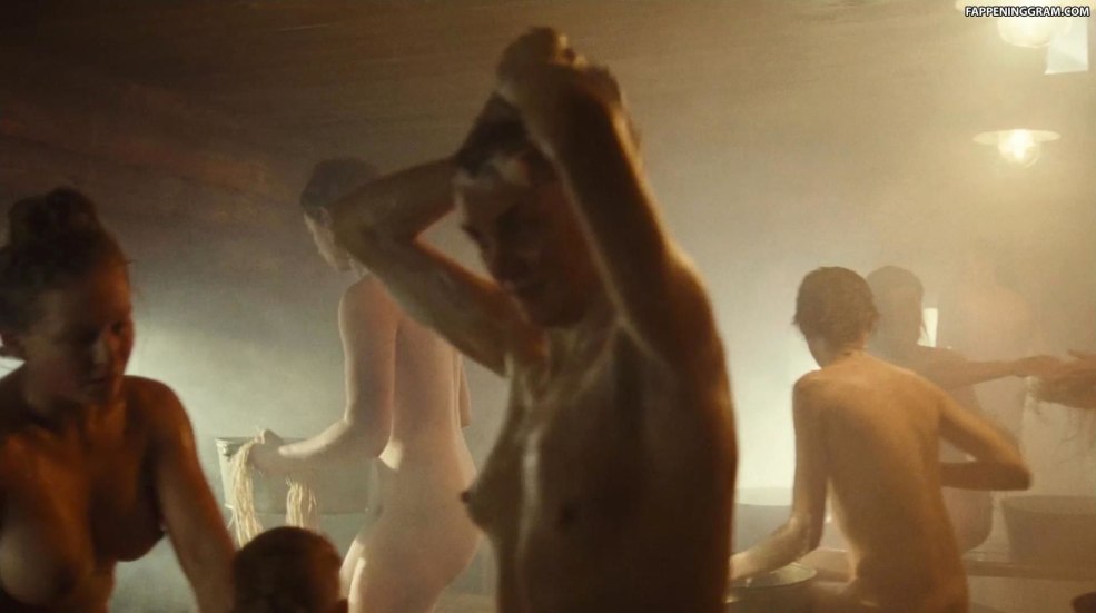 Anna Ukolova actrice nue