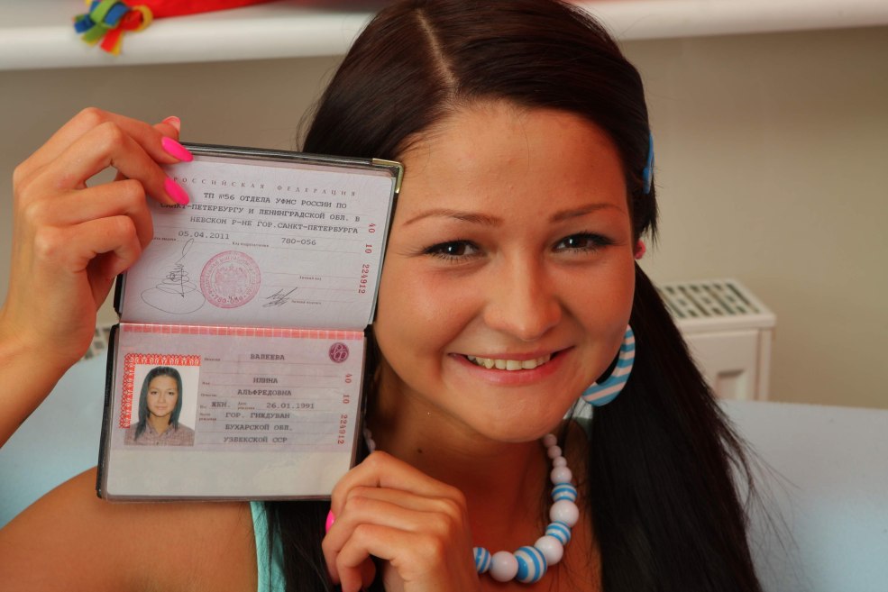 Modèle teencoreclub avec passeport