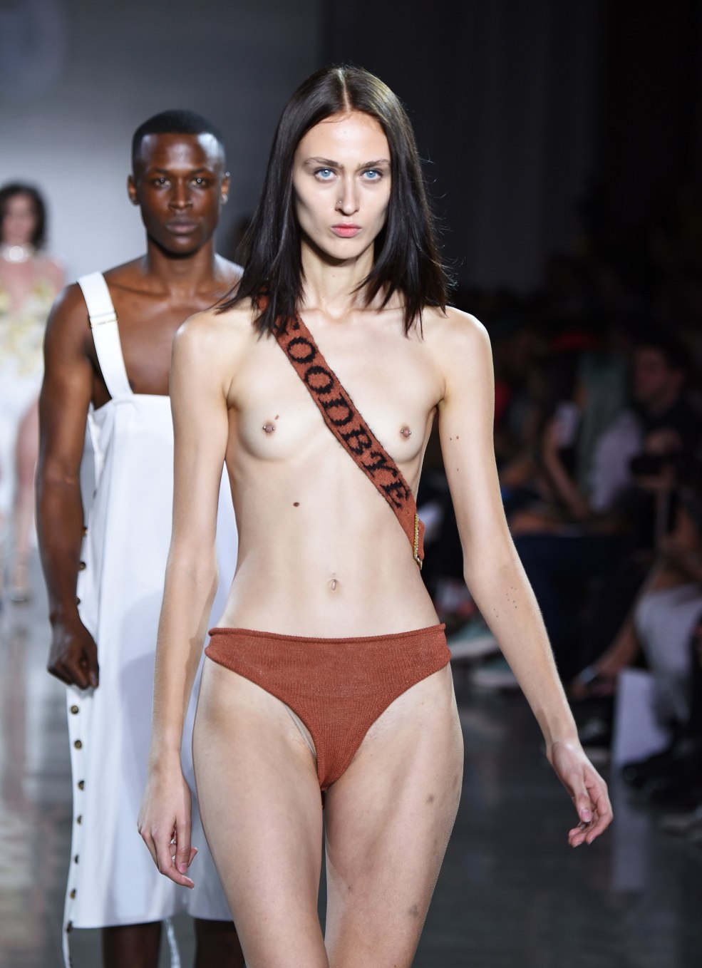 Alejandra Guilmant nue sur le podium