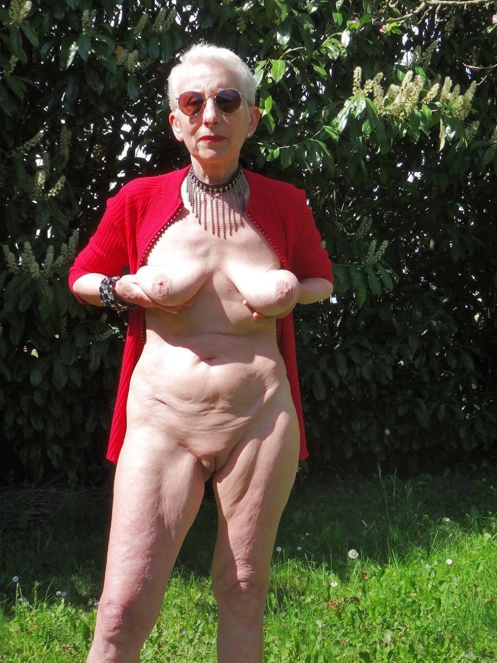 Nue très vieille femmes