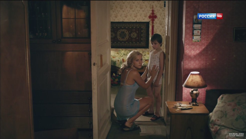 Lyuba et Vera Bakhankovs nus