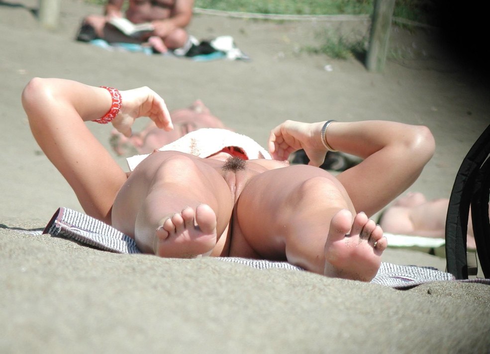 Voyeurist Upskirit sur la plage