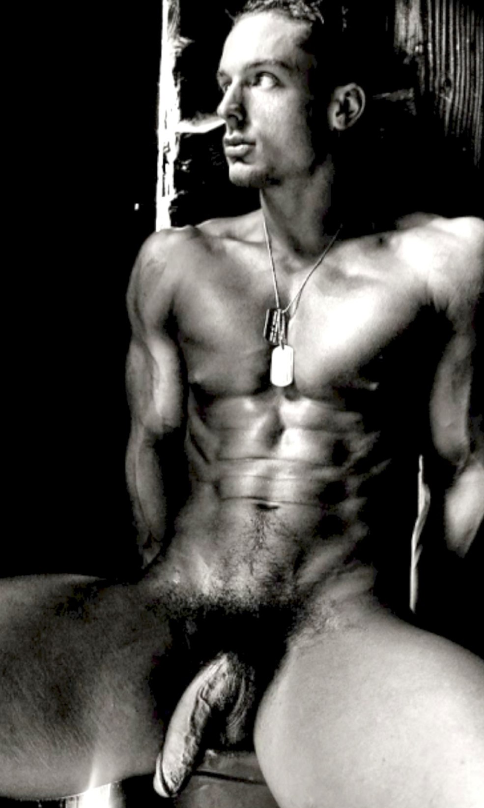 Hommes nus aux jambes nues