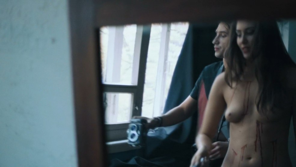 Valentina Mazunina est nue