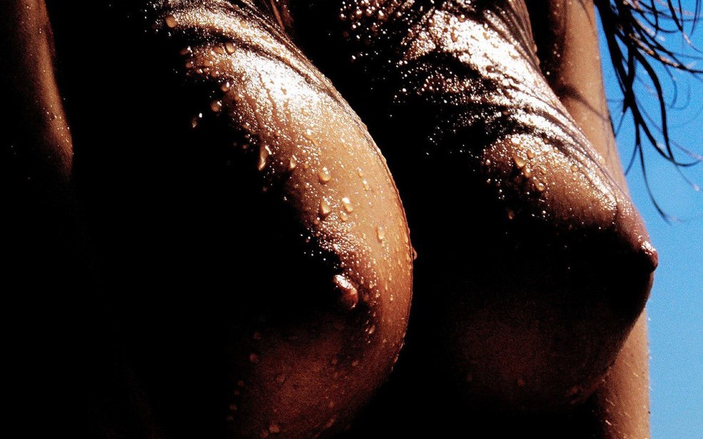 Femmes avec un grand halo