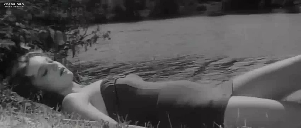 Galina Mirgaeva dans une mini-jupe photo