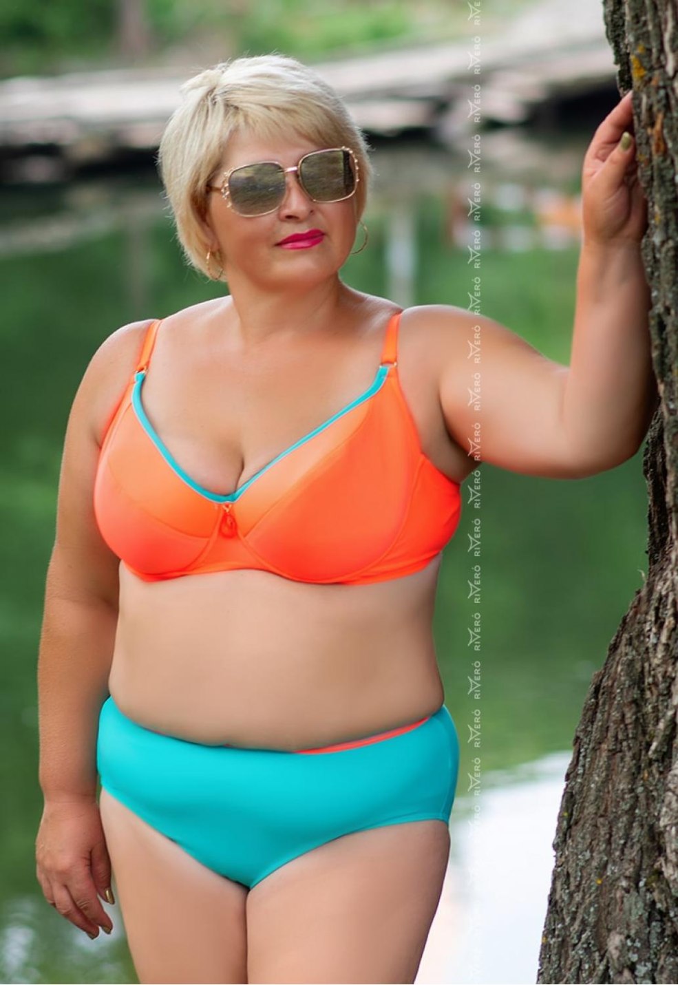 Galina polonais jeune en maillot de bain