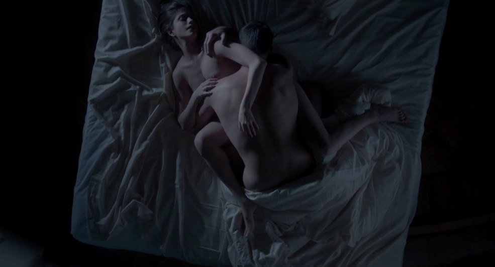 Pelagia a montré une chatte