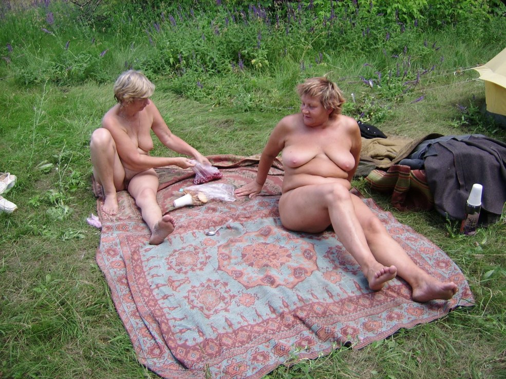 Mature dans la nature à l'envers