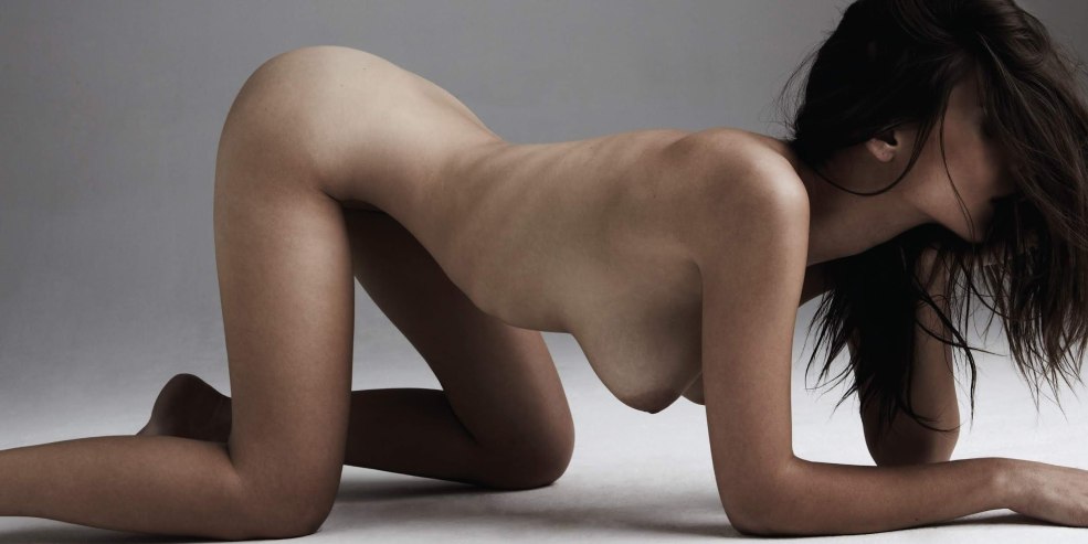 Emily Ratazhkovsky nue