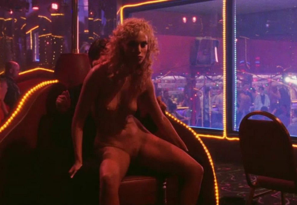 Elizabeth Berkeley dans le film Striptease