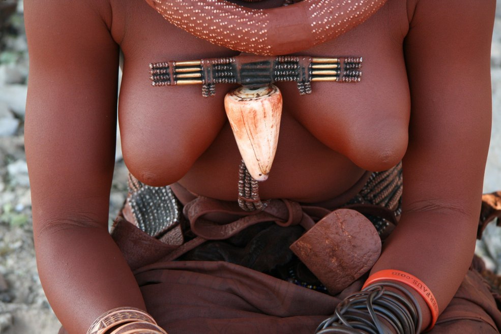 Femmes nues de tribus africaines