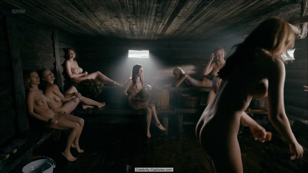 Christina Myasnikova est nue