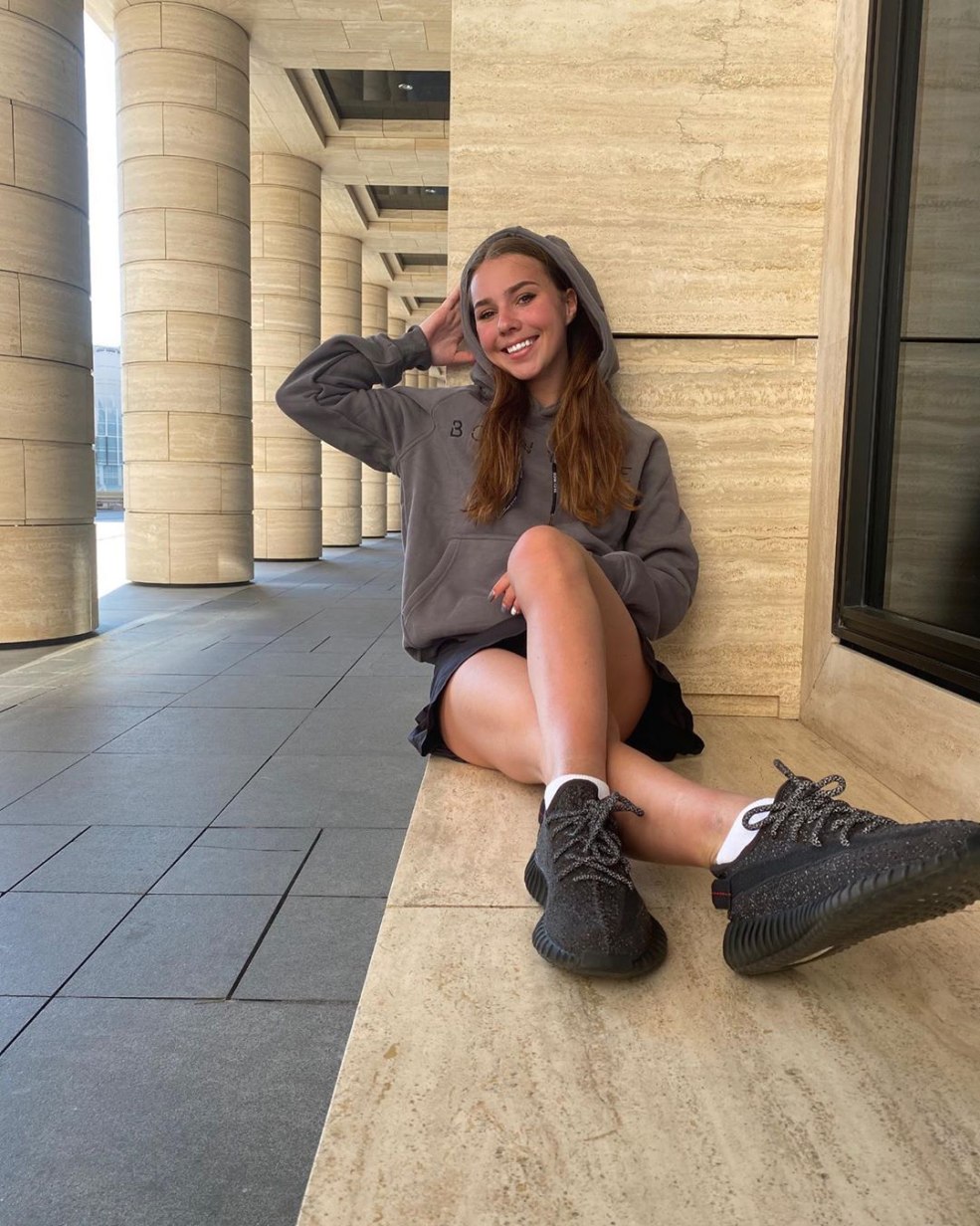 Elizaveta Nugumanova pieds