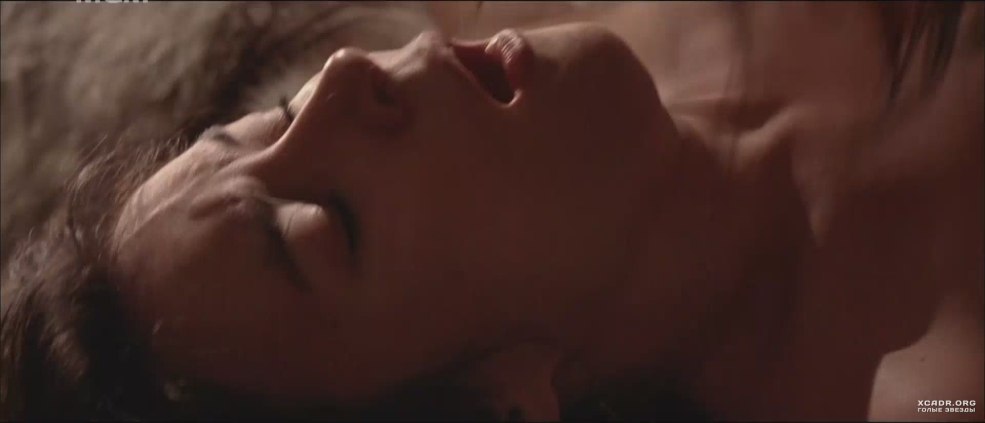 Jennifer Tilly 1998 seins