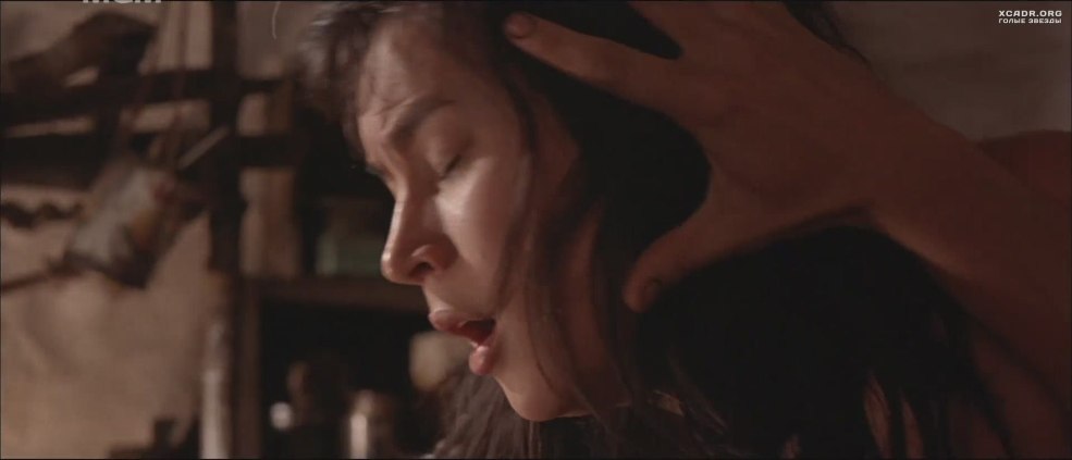 Jennifer Tilly 1998 seins