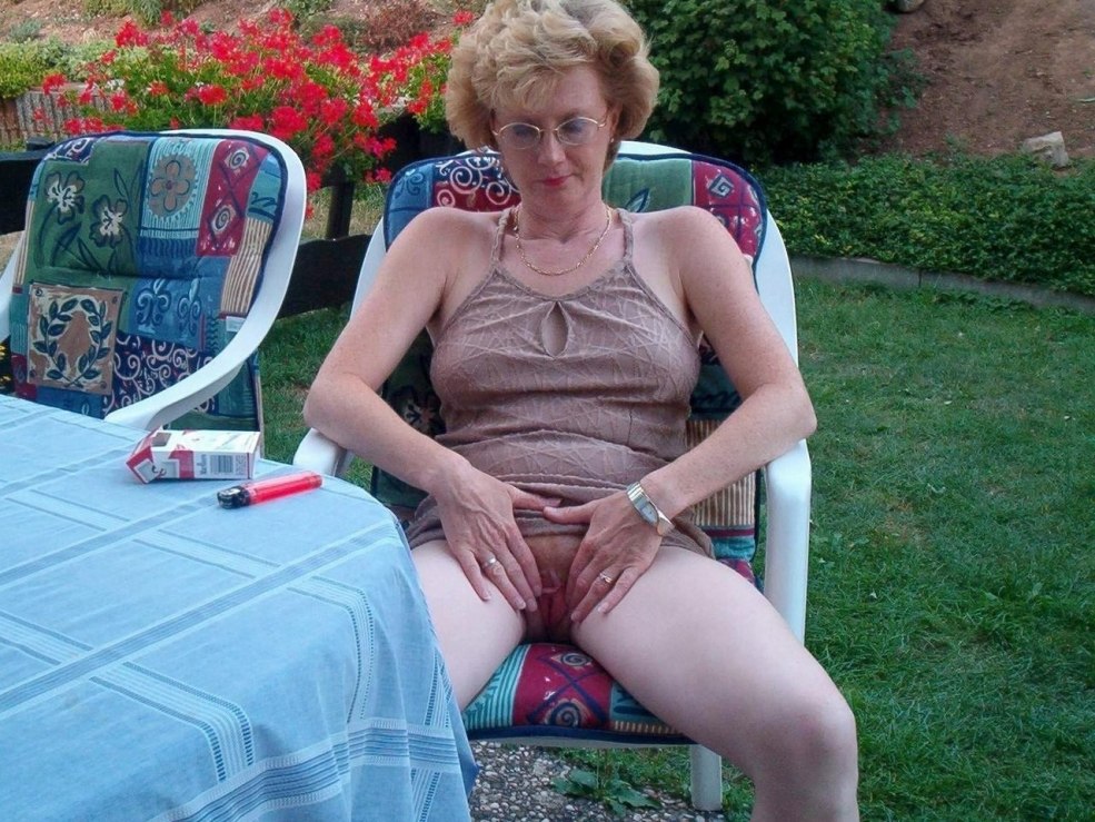 Les femmes matures serrées sans culotte