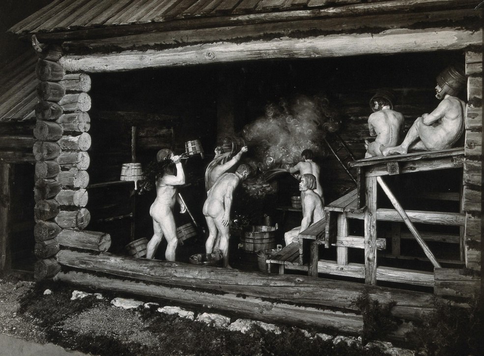 Femmes nues dans le bain dans les années 90