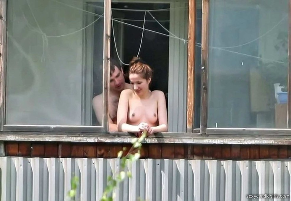 Simbs sur les fenêtres de nu