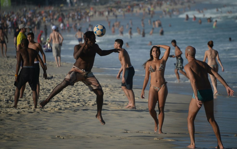 Nudiste Renata Frisson