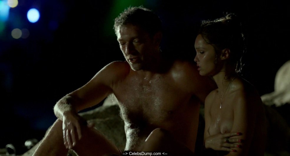 Alice Isaaz Lola le Lann nue