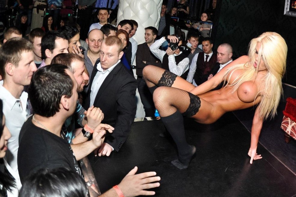 Katya Sambuca Lesbien Show