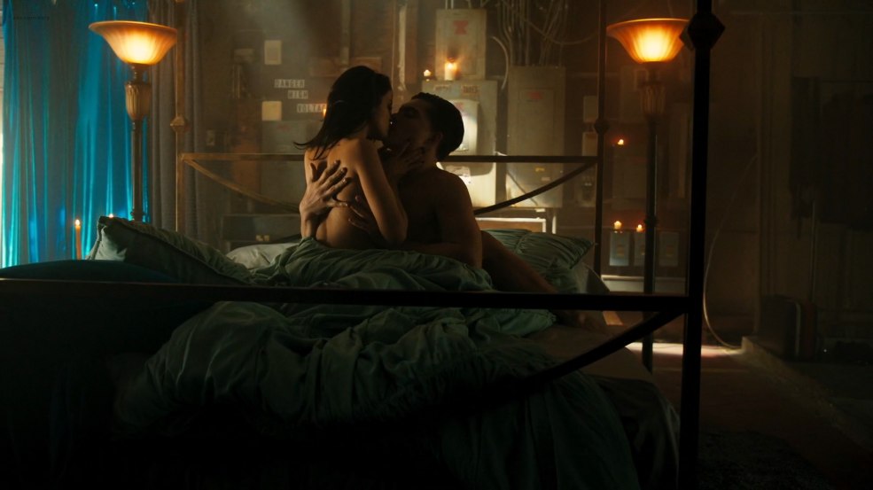 Ace Gonzalez nue dans le film