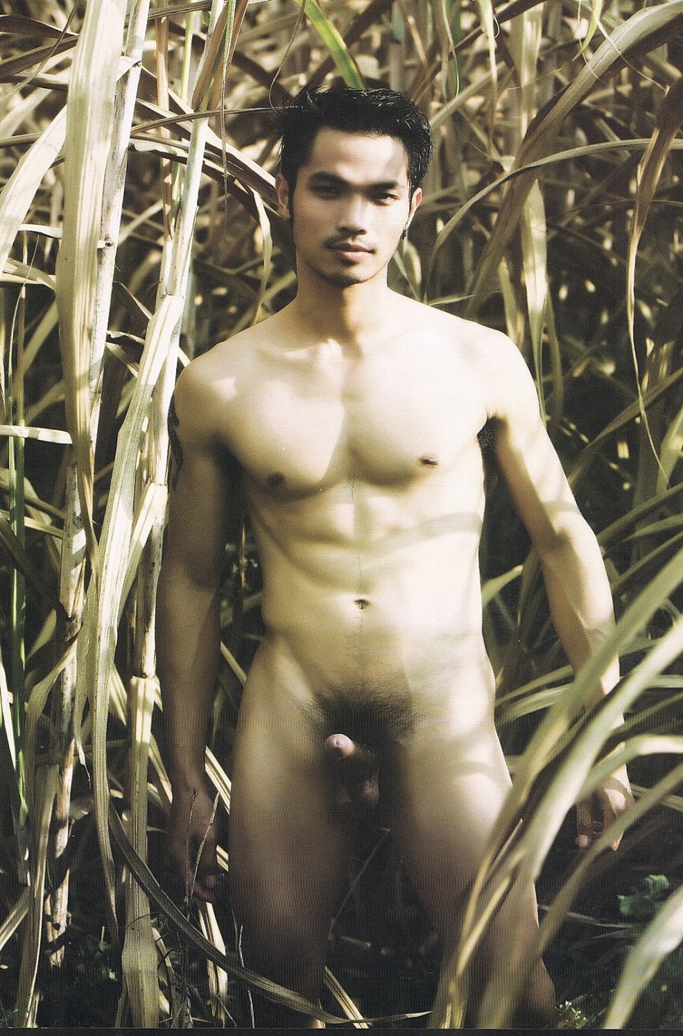 Gars nu kazakh sans culotte