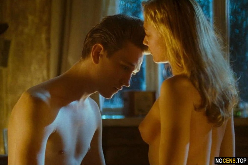 Svetlana Akinshina est nue