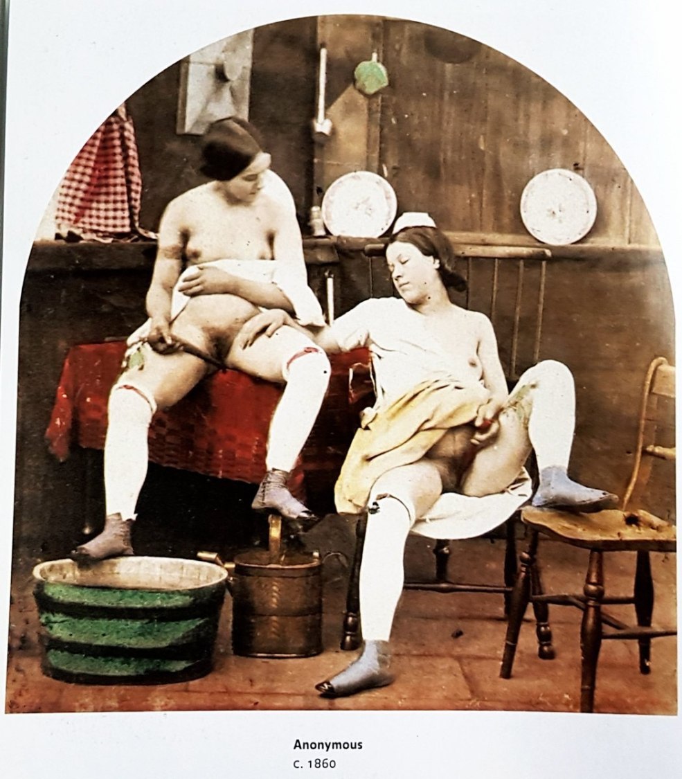 Putain dans les tenues anciennes