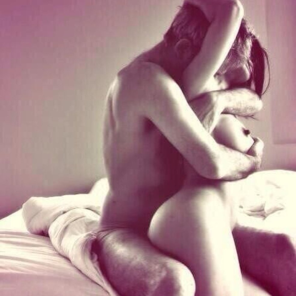 Des câlins nus de défi