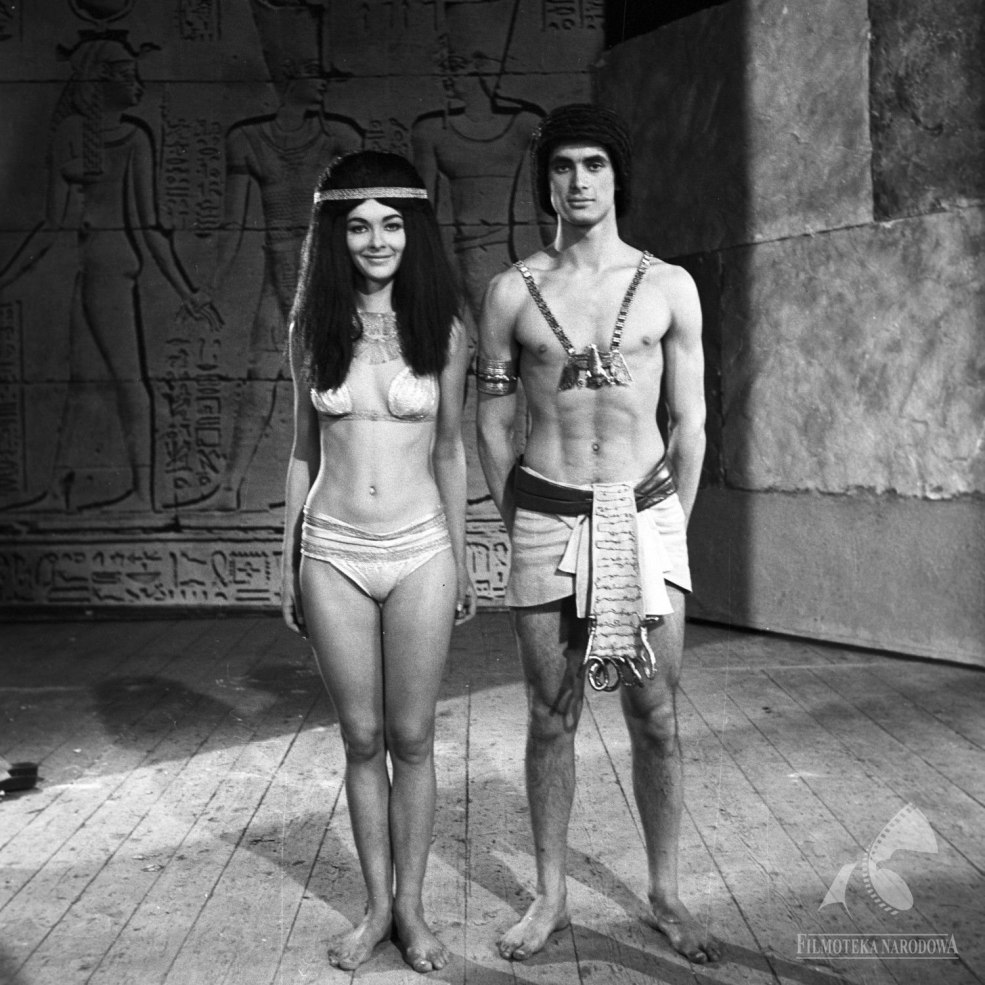 Barbara Brylsk nu dans le film Pharaon