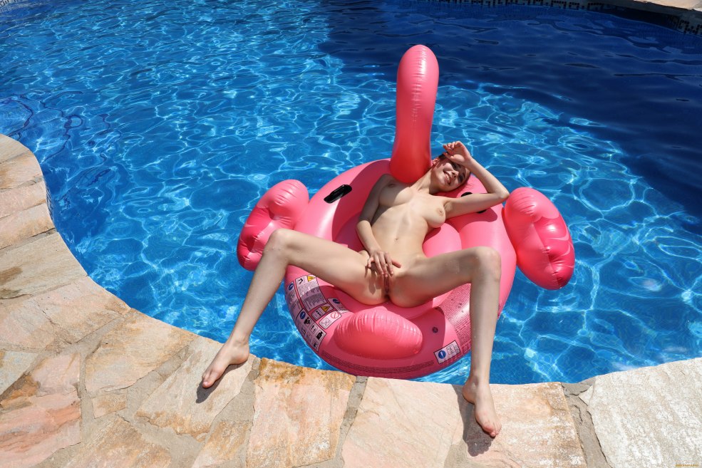 Femmes nues sur les trajets