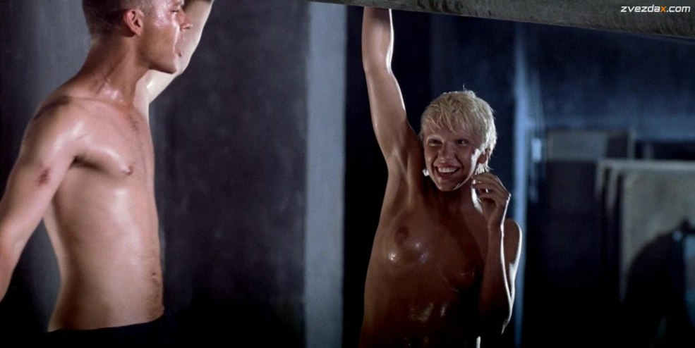 Irina Rakhmanova nue dans la société Film 9