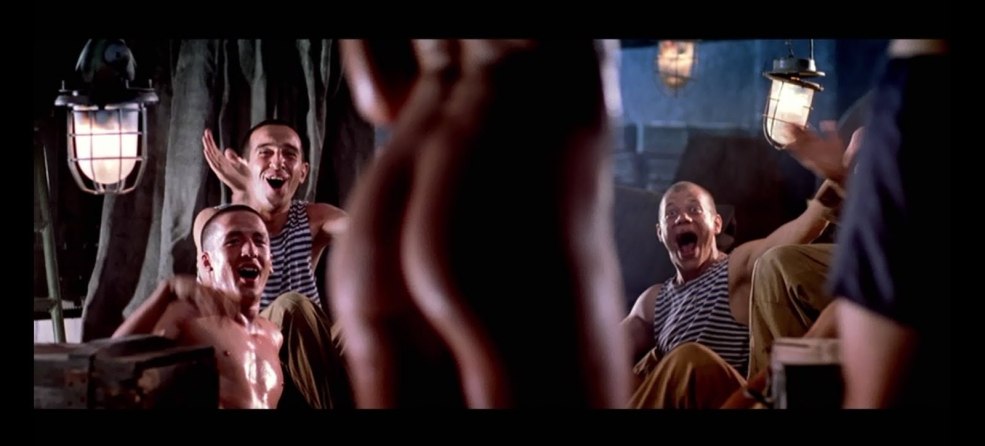 Ekaterina Vilkova et Zori voici une baignoire calme