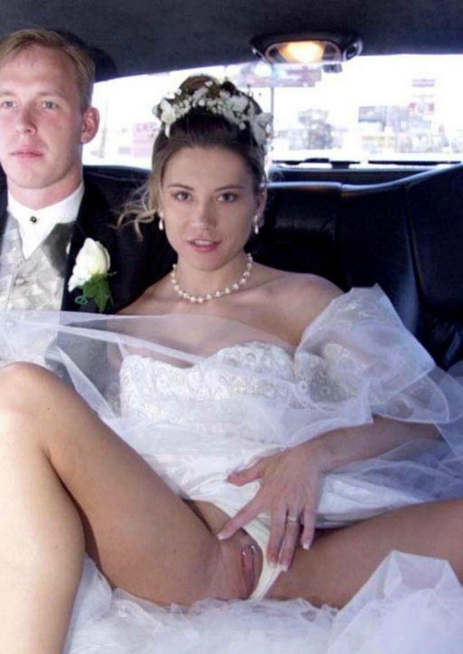 Mariée sans culotte au mariage