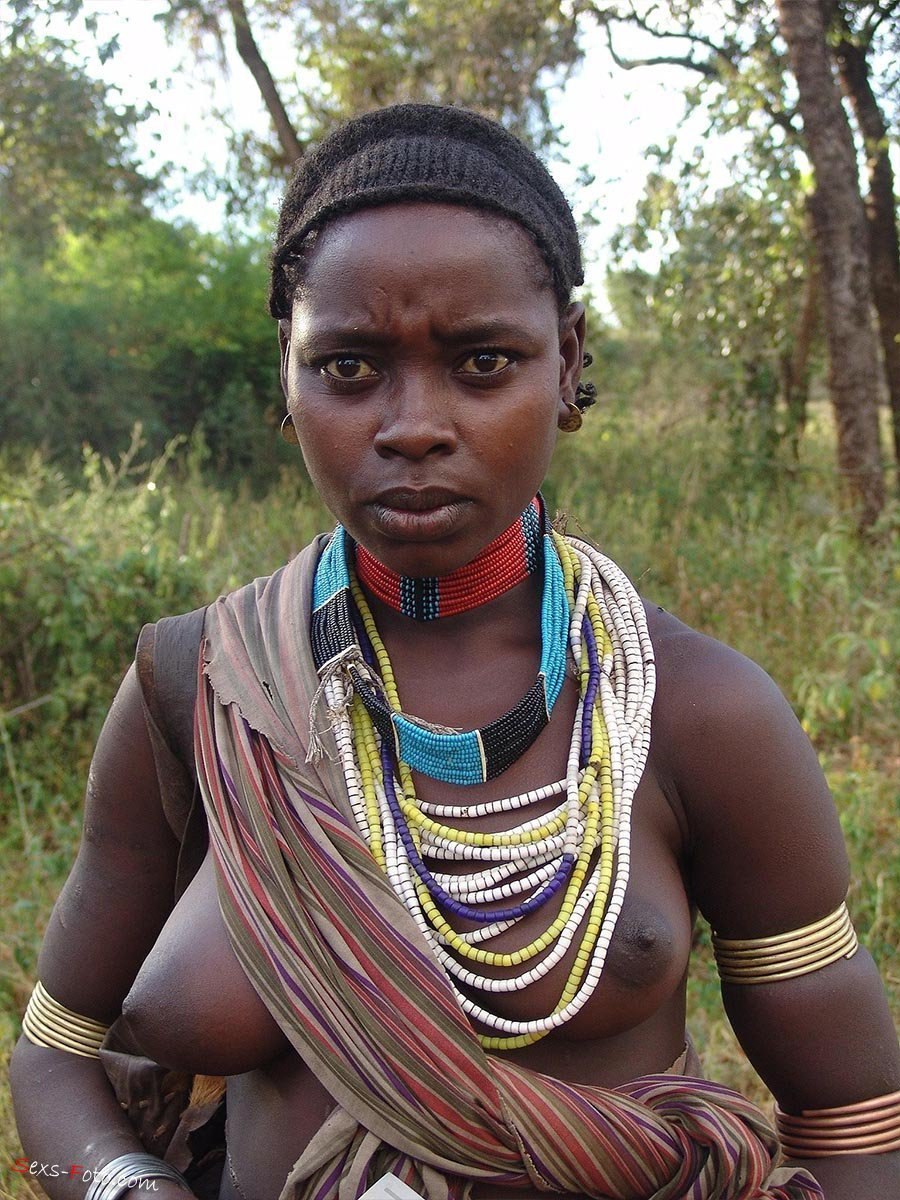 Aborigènes nus d'Afrique