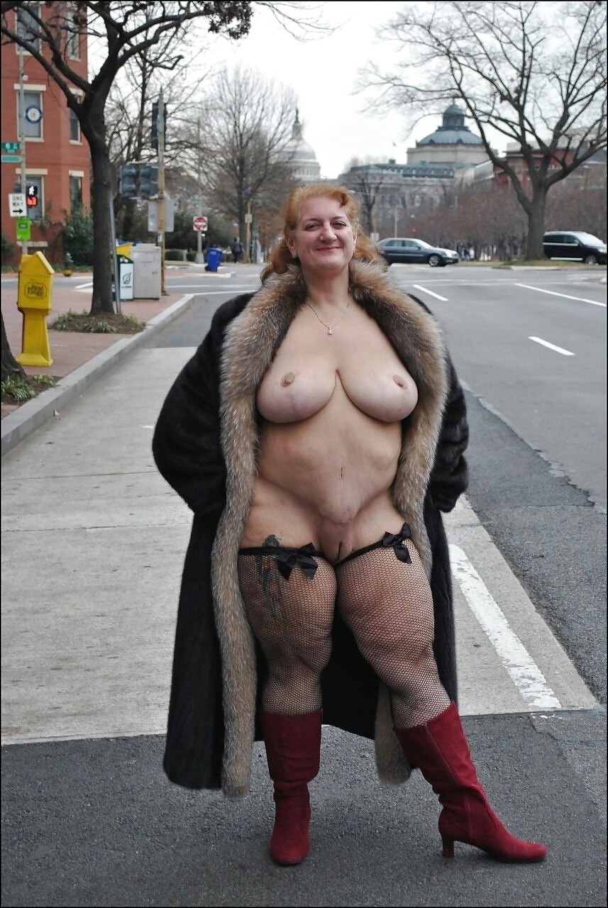 Femmes épaisses nues percées