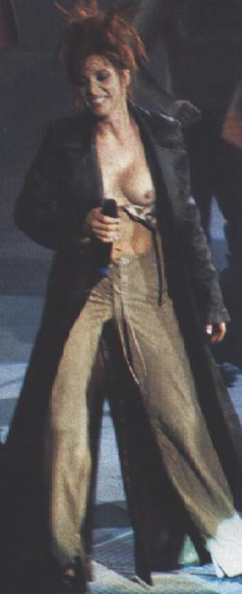 Milen Farmer in Youth Hot