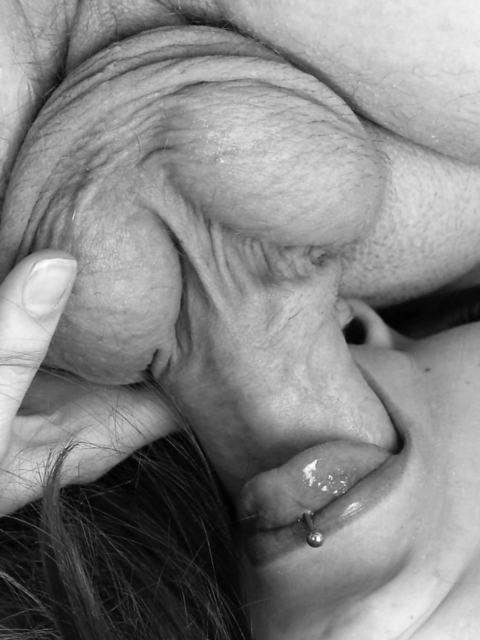 Belle bite mâle dans la bouche