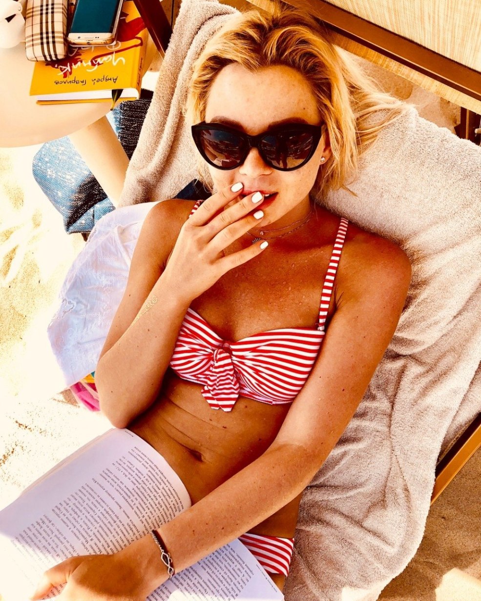 Elena Nikolaeva Toples